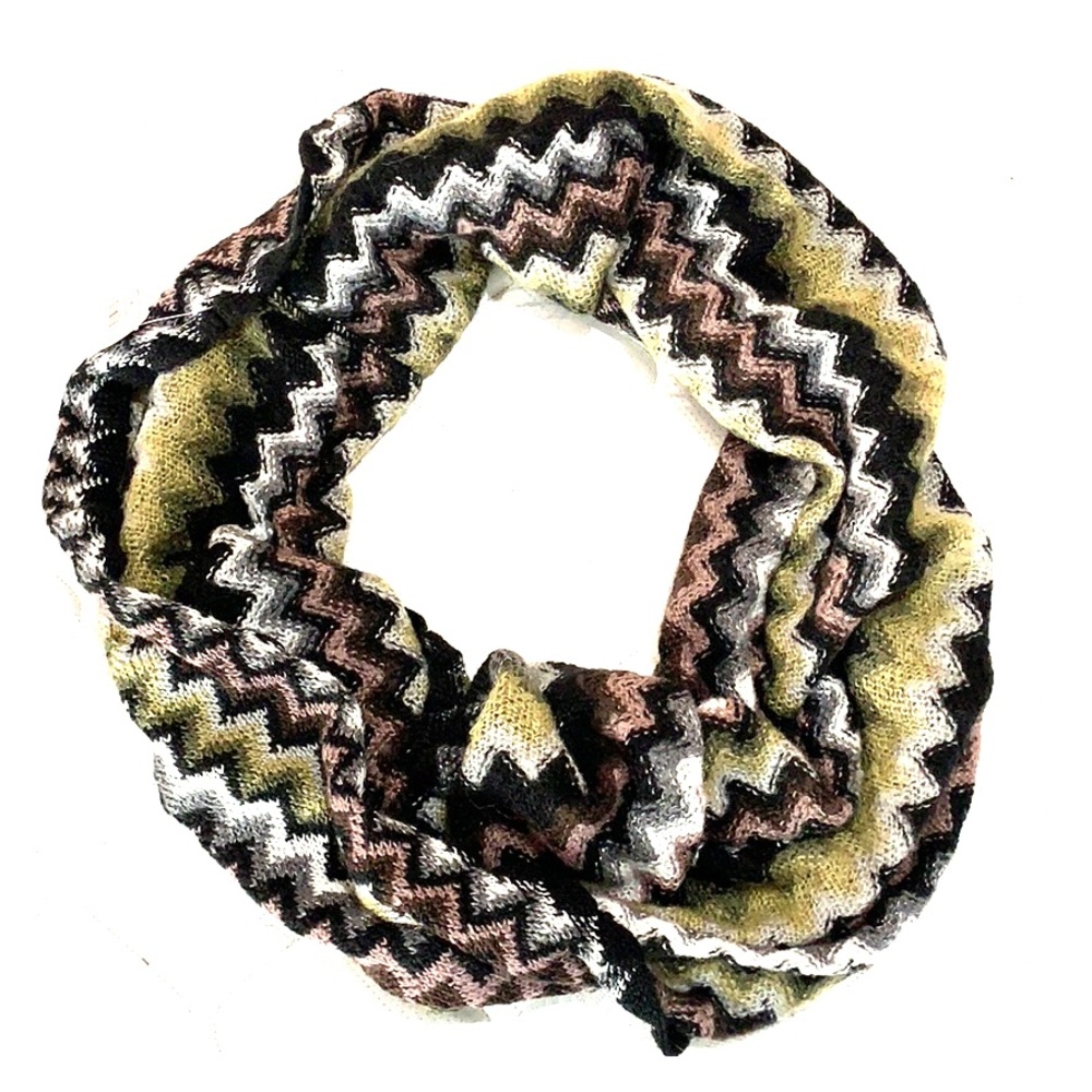 Pattern scarf NEVER WORN